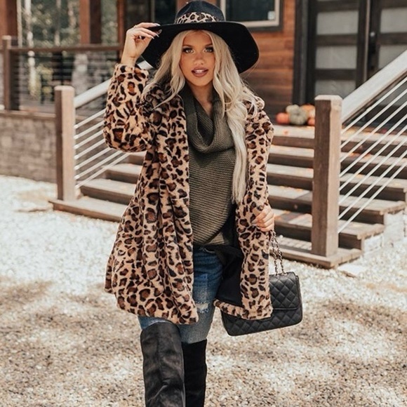 Impressions Women’s Influencer Life Plush Leopard Coat Size Medium Color Brown - Picture 3 of 7